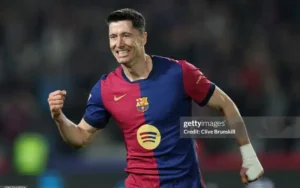 Lewandowski vẫn liên tục ghi bàn cho Barcelona.