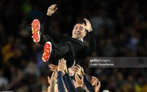 Xavi giúp Barcelona vô địch La Liga.