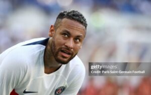 Tiền nhiều có mua được danh hiệu trong bóng đá?