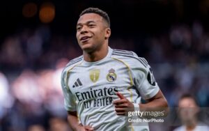 Mbappe - Bóng ma mới của Barcelona