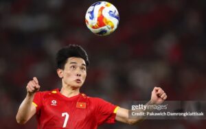 Bóng đá Việt Nam thăng tiến mạnh mẽ