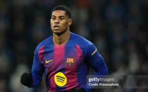 Rashford hụt hơi trước Raphinha